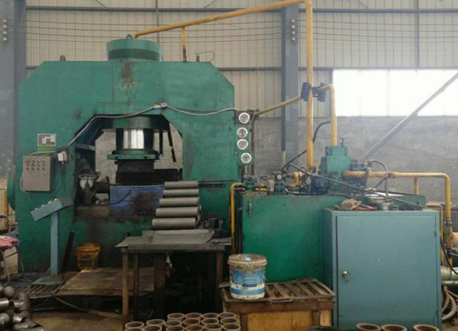 Tee Extruding Machine